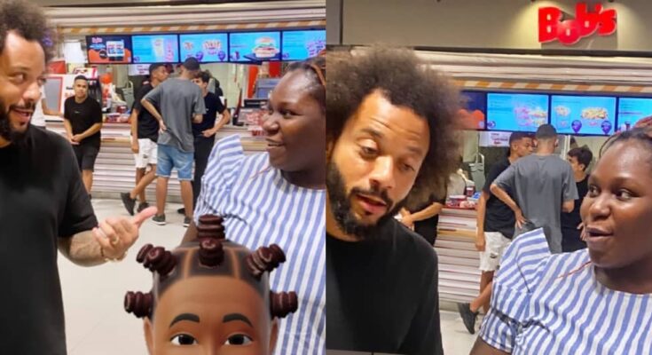 Who is he?: Curious Woman took pictures with a stranger, and asked netizens for his identity:ikajabird.com
