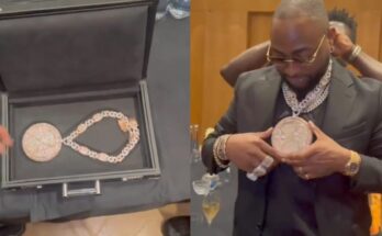 "Poverty na bastard": Netizens react after Davido buys chain worth 500 million naira amidst economy hardship:ikejabird.com