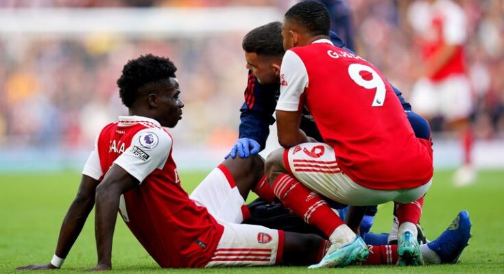 Bukayo Saka suffers foot injury