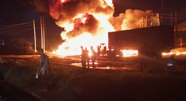 Just in: Lagos in panic as petrol tanker explodes:ikejabird.com