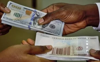 Naira loses value against US Dollar days after raising hopes