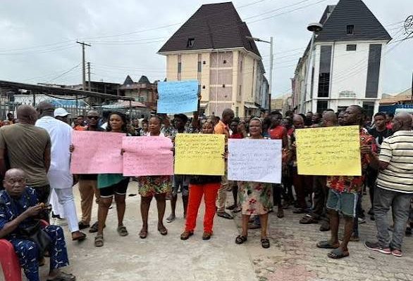 Nigerian traders protesting Chinese retail competition at Lagos Trade Fair